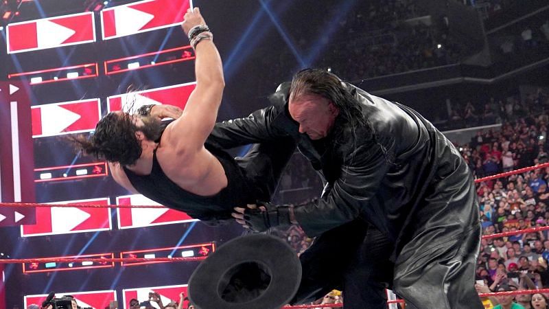 The legendary Undertaker is clearly not a fan of Elias or his brand of music.